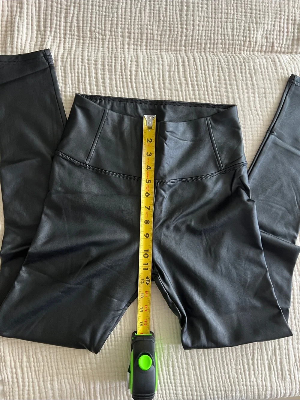 Faux Leather High-Waist Leggings - Black - Picture 5 of 6